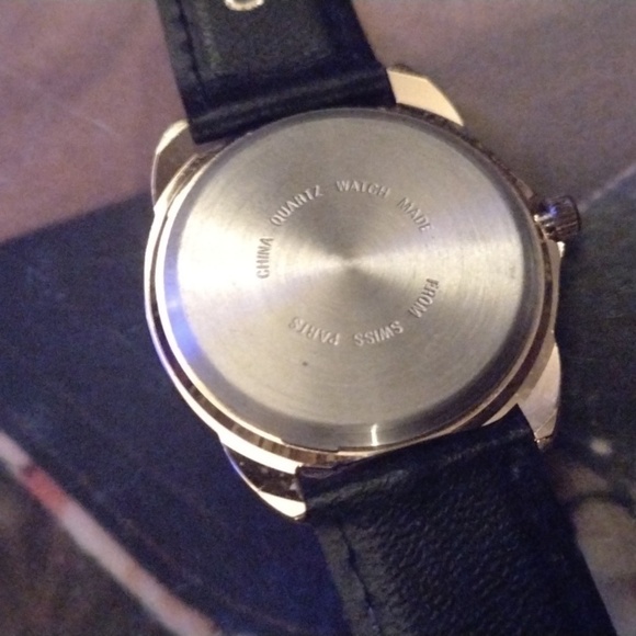 $2 for $20☺️ Men's Watch - Picture 2 of 2